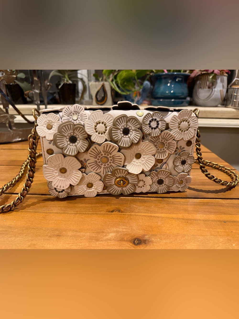 COACH 1941 Dinky 24 with Linked Tea Rose in Chalk/Ivory